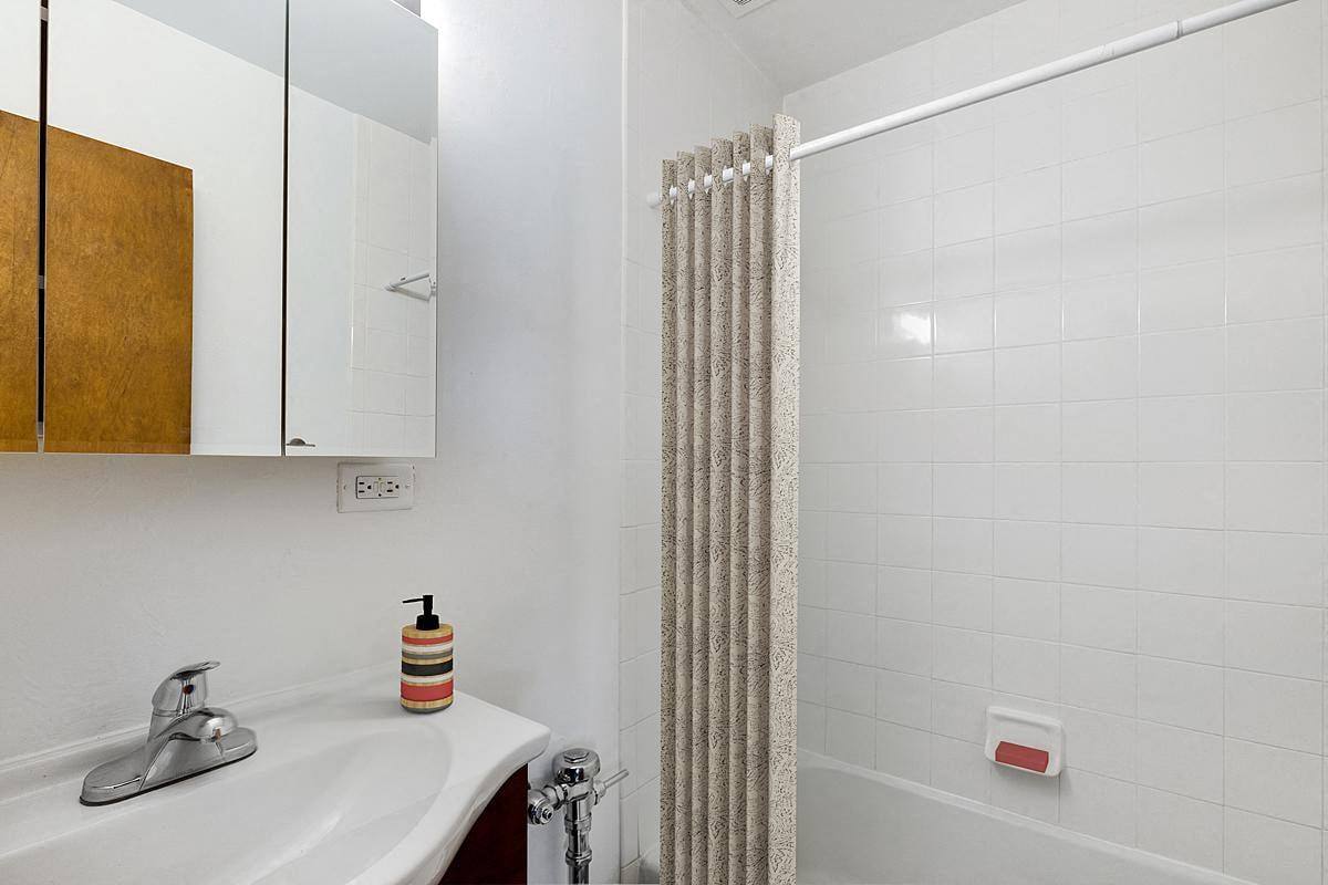 Apartment for rent at 86 Grant St, Denver, CO 80203