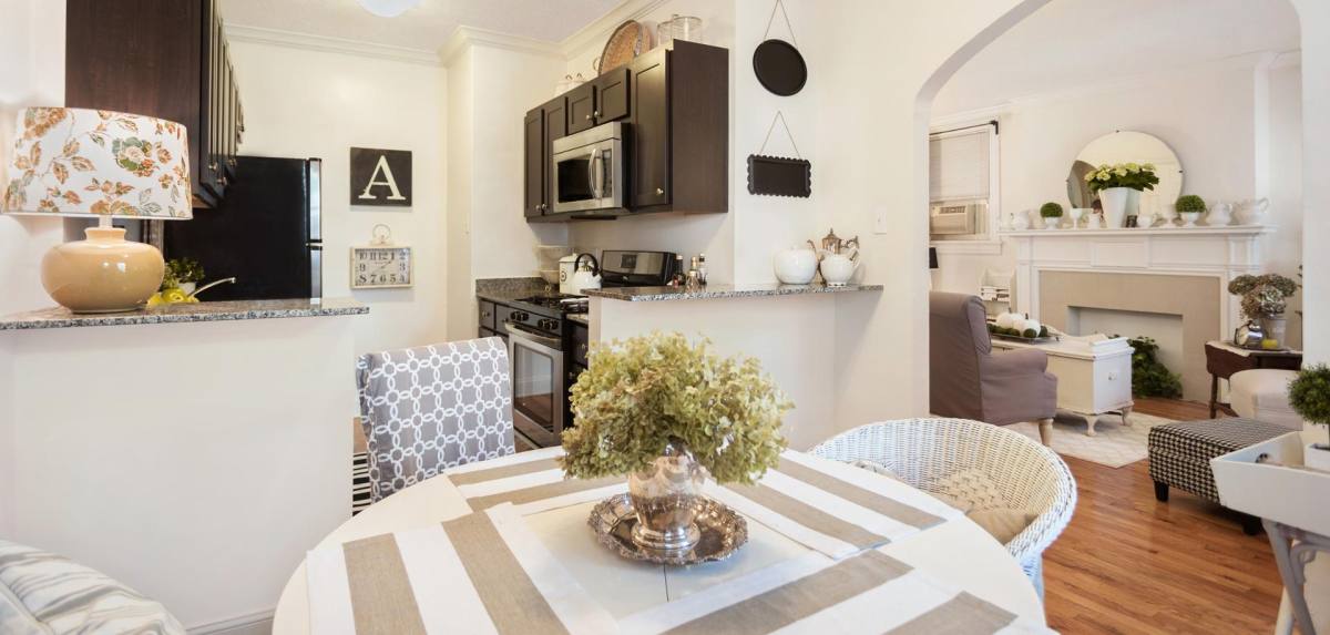 Apartment for rent at 901 W Argyle St, Chicago, IL 60640