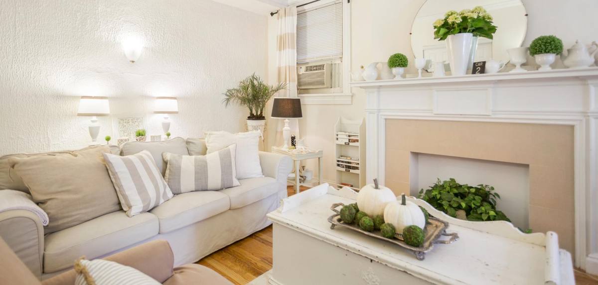 Apartment for rent at 901 W Argyle St, Chicago, IL 60640