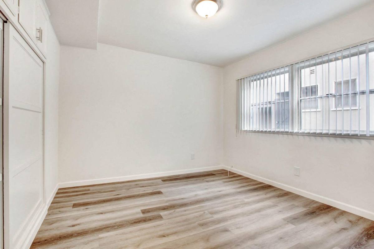Apartment for rent at 144 N Oxford Ave, Los Angeles, CA 90004