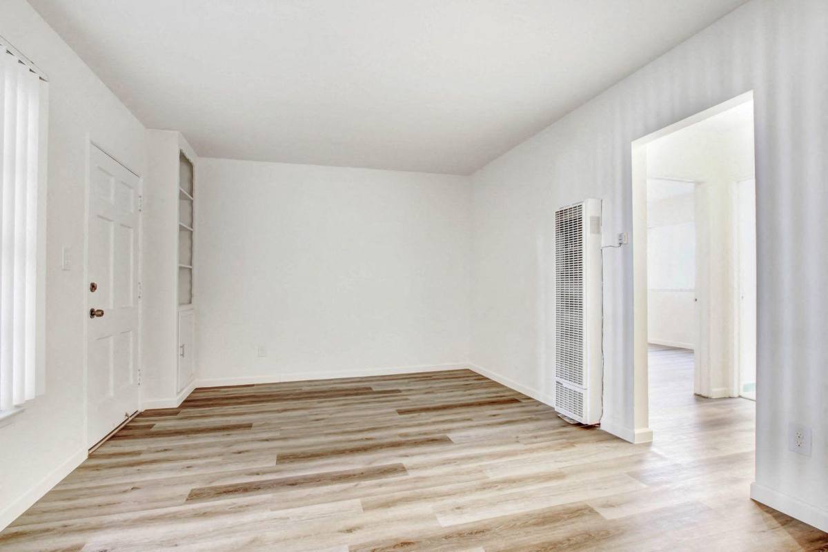 Apartment for rent at 144 N Oxford Ave, Los Angeles, CA 90004
