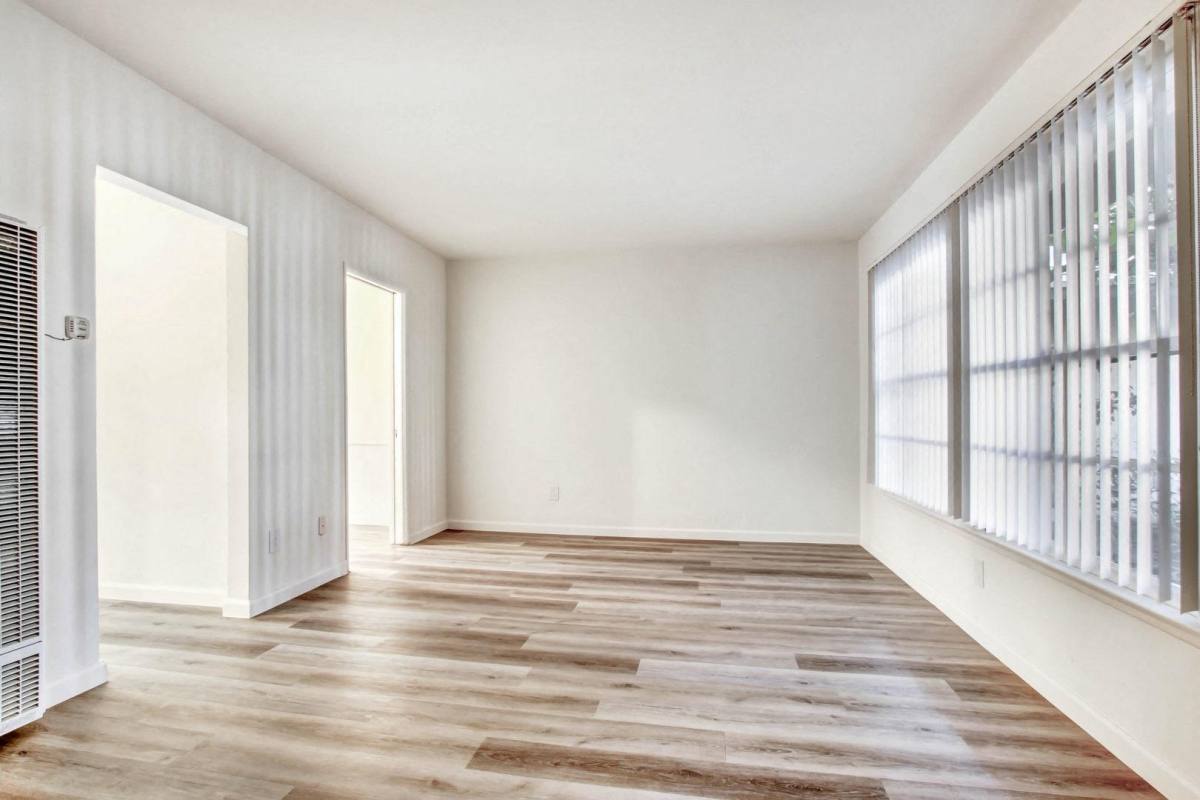 Apartment for rent at 144 N Oxford Ave, Los Angeles, CA 90004