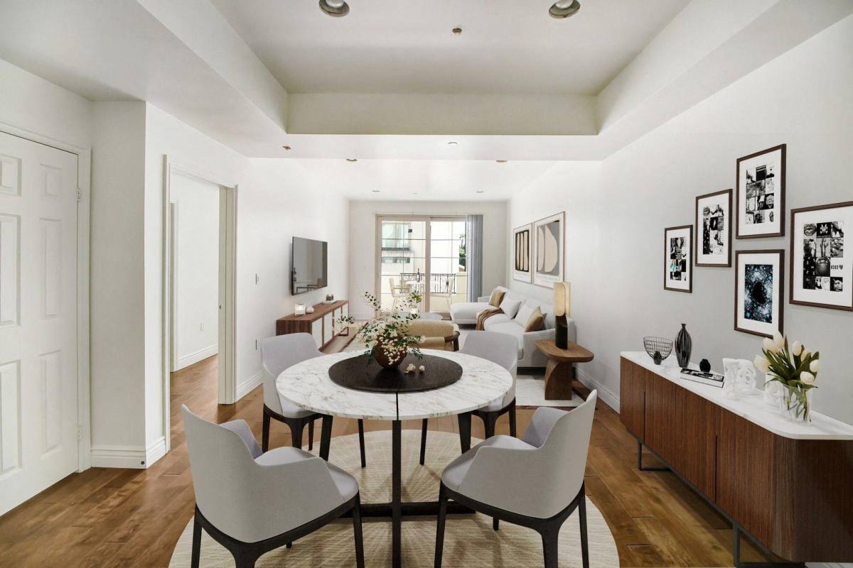 Apartment for rent at 4410 Sepulveda Blvd, Sherman Oaks, CA 91403