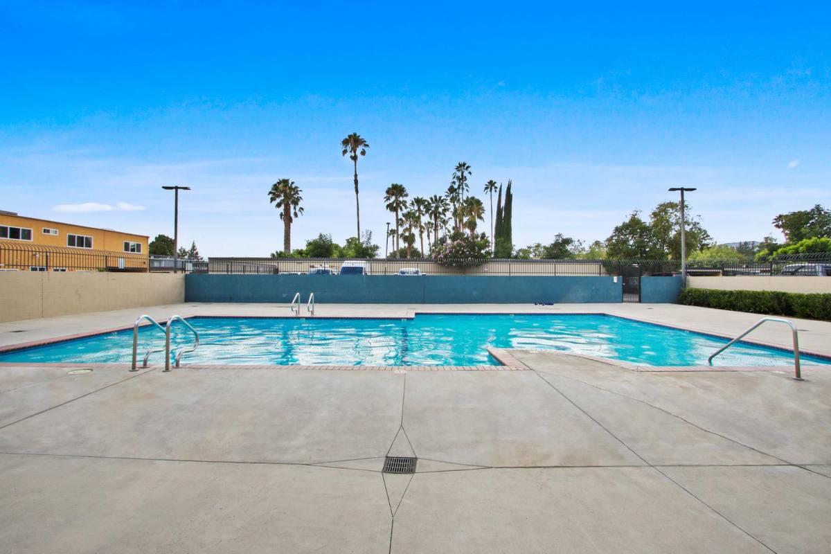 Apartment for rent at Islander Resort Apartment Homes, 21205 Roscoe Blvd, Canoga Park, CA 91304
