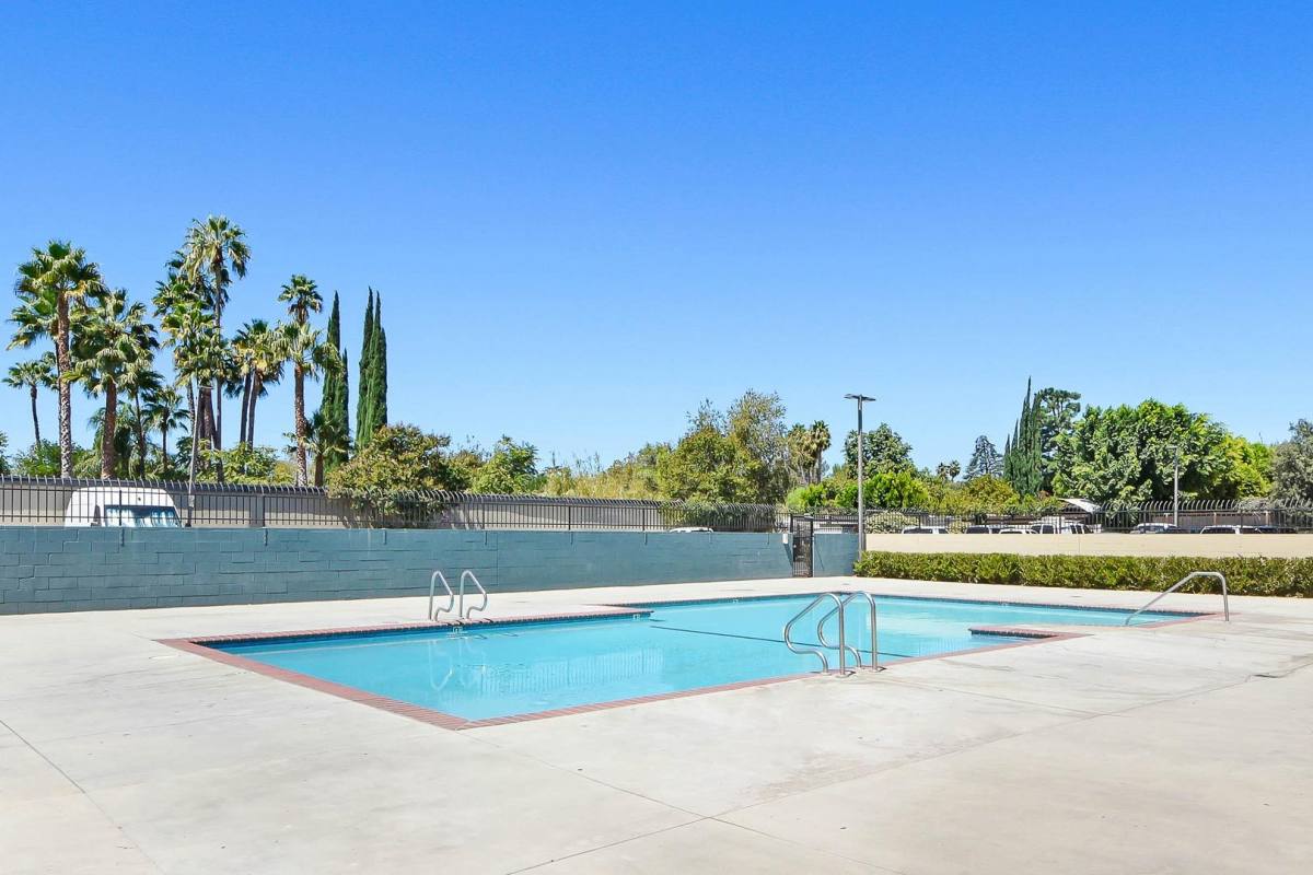 Apartment for rent at Islander Resort Apartment Homes, 21205 Roscoe Blvd, Canoga Park, CA 91304