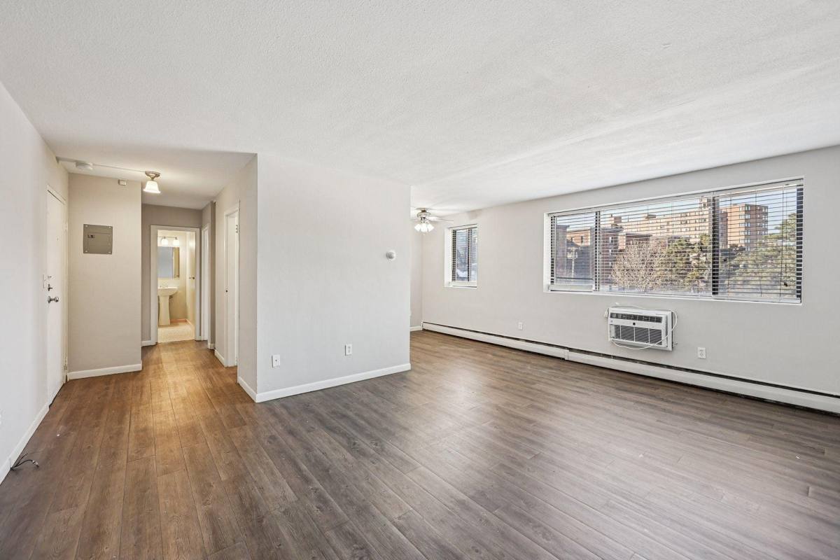 Apartment for rent at 214 W 15th St, Minneapolis, MN 55403