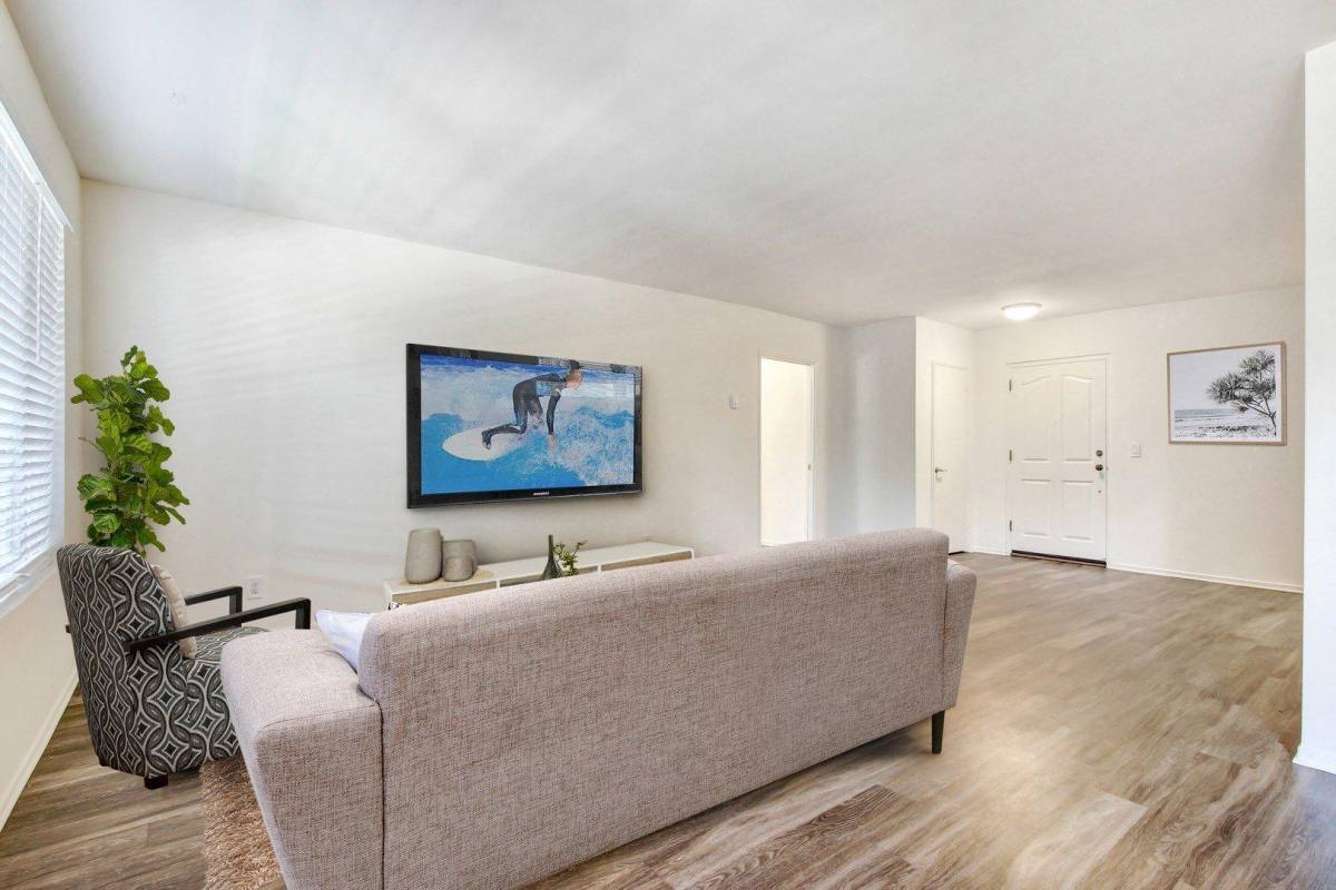 Apartment for rent at The Amalfi, 918 N Havenhurst Dr, Los Angeles, CA 90046