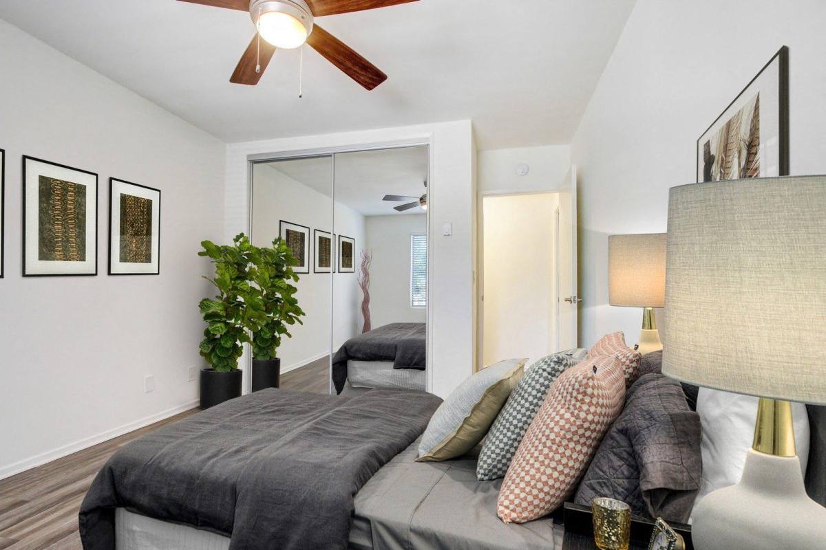 Apartment for rent at The Amalfi, 918 N Havenhurst Dr, Los Angeles, CA 90046