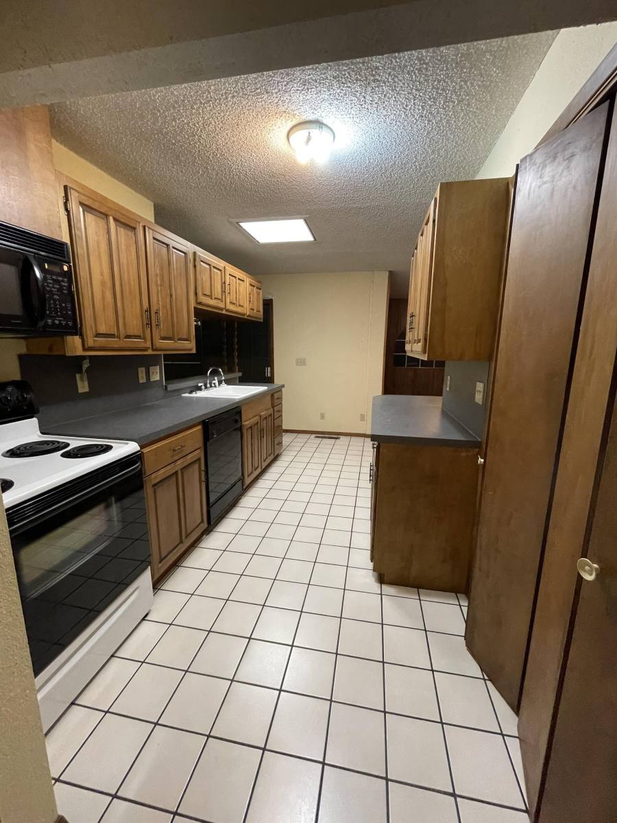 Apartment for rent at 3982 Cr, Coffeyville, KS 67337