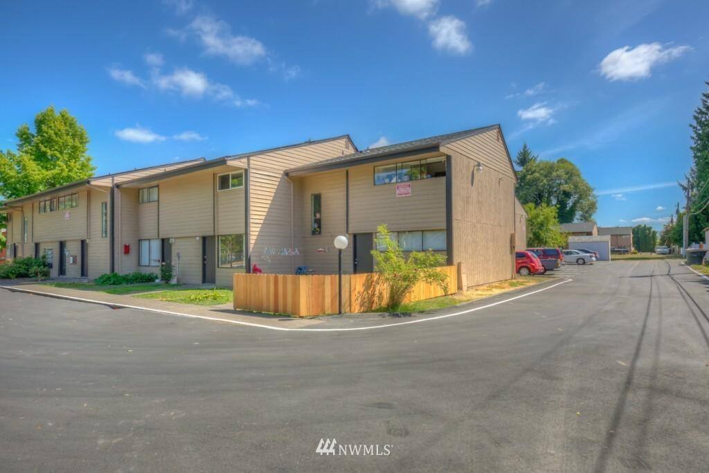 Townhouse for rent at 3045 Maryland St, Longview, WA 98632