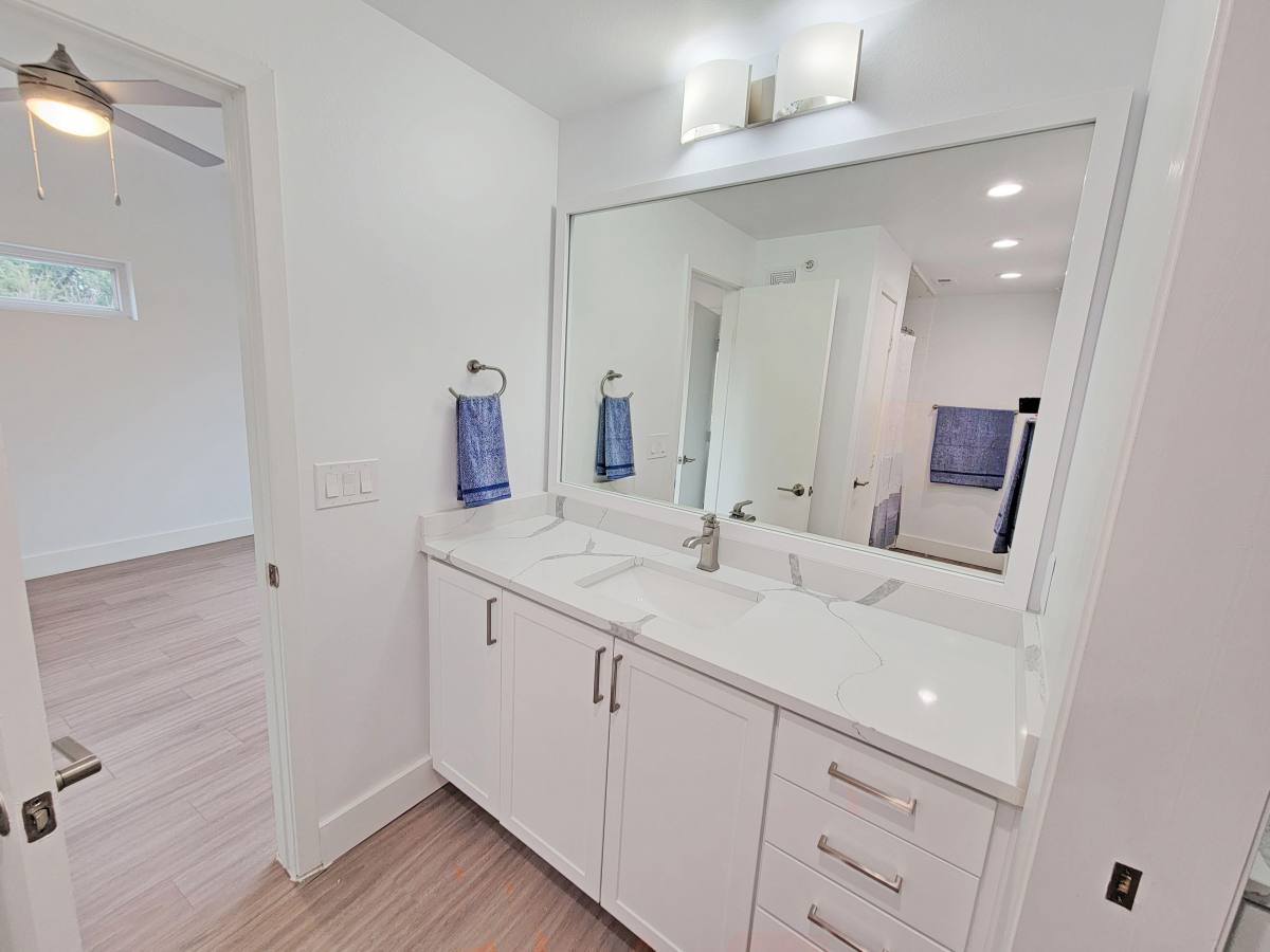 Apartment for rent at Pavilion Townplace, 7700 Greenway Blvd, Dallas, TX 75209