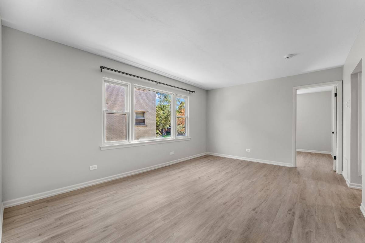 Apartment for rent at 740 E N Broadway St, Lombard, IL 60148