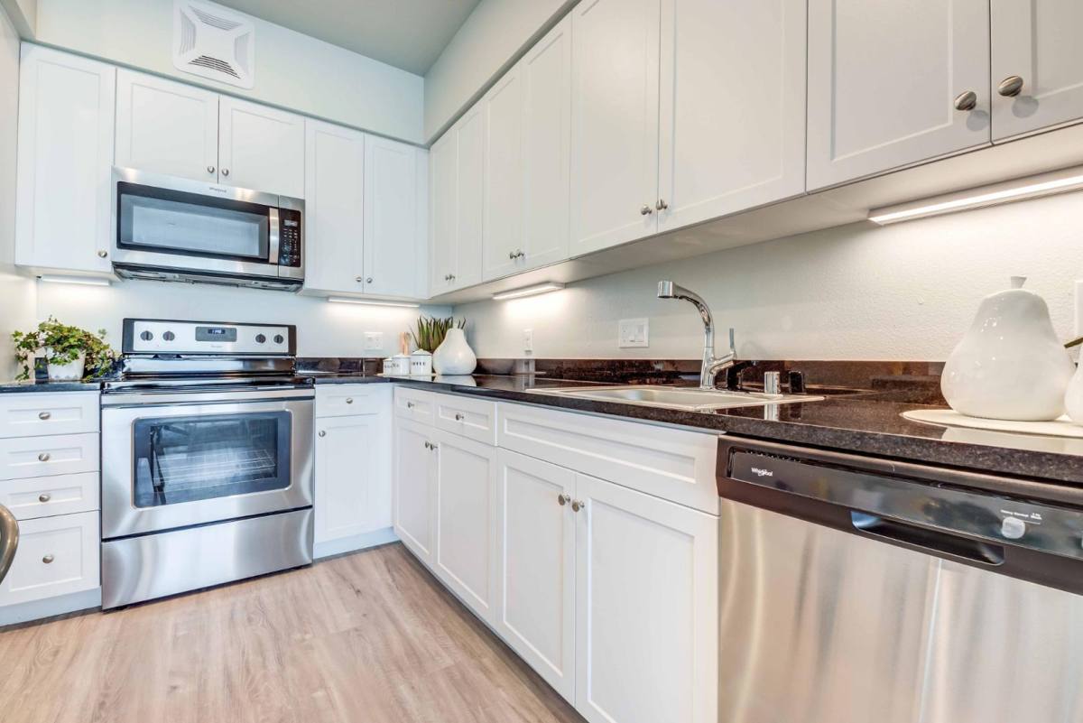 Apartment for rent at 2500 Webster St, Oakland, CA 94612