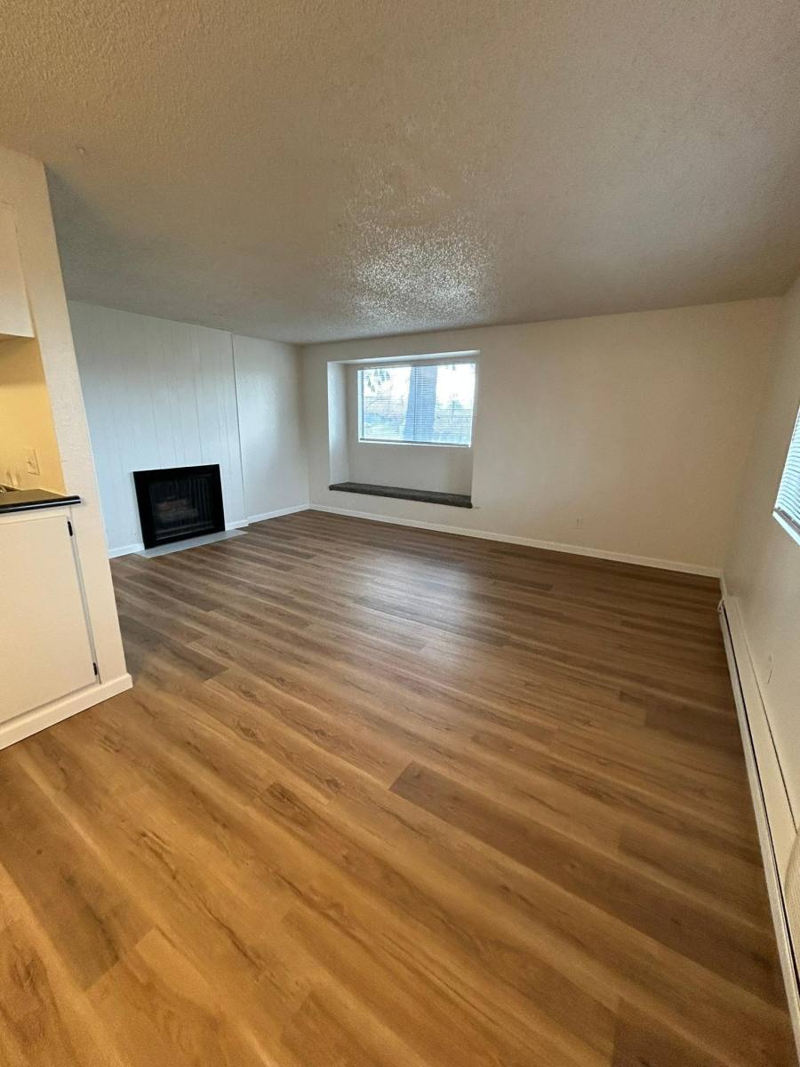 Apartment for rent at The Woodlands, 700 Crater Lake Ave, Medford, OR 97504