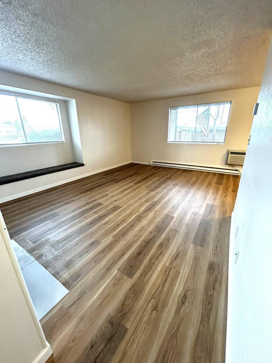 Apartment for rent at The Woodlands, 700 Crater Lake Ave, Medford, OR 97504