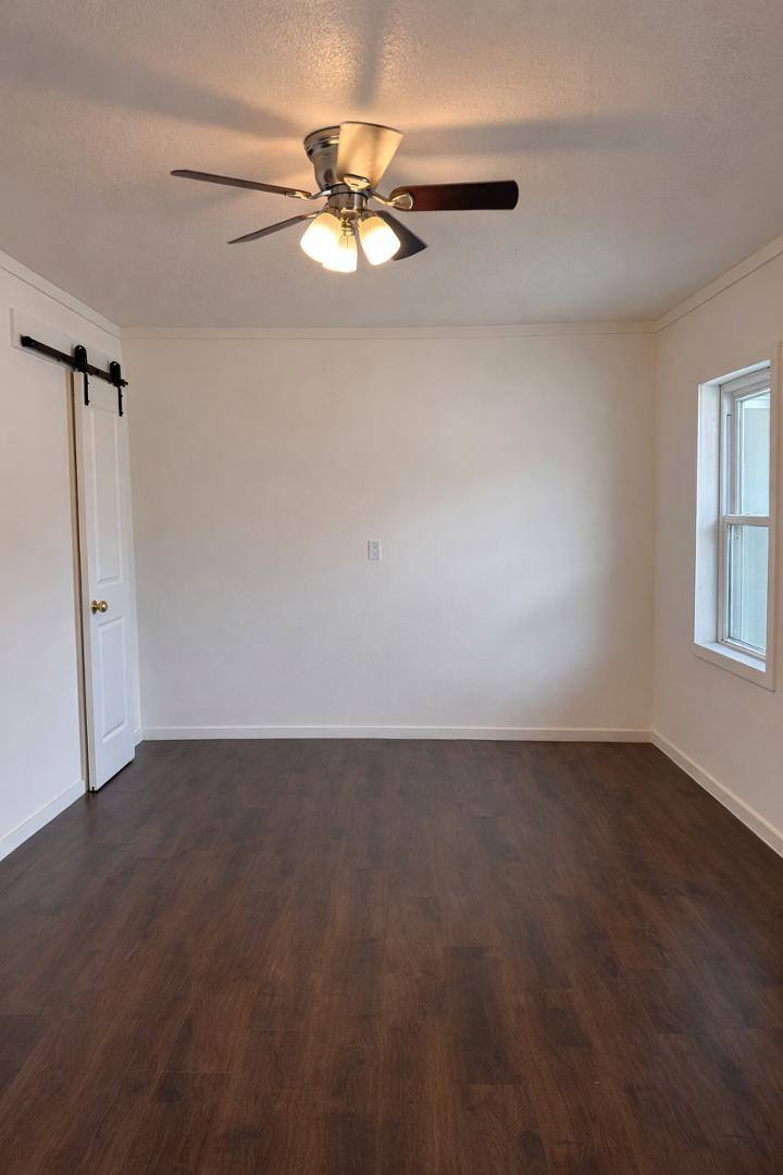 Apartment for rent at 415 N Beauregard St, Alvin, TX 77511
