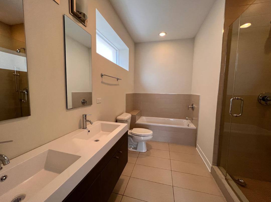Apartment for rent at 3634 W Montrose Ave, Chicago, IL 60618