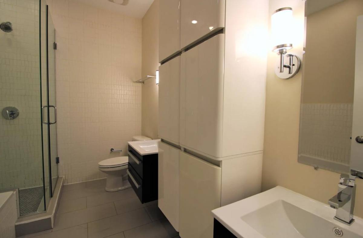 Apartment for rent at 3634 W Montrose Ave, Chicago, IL 60618