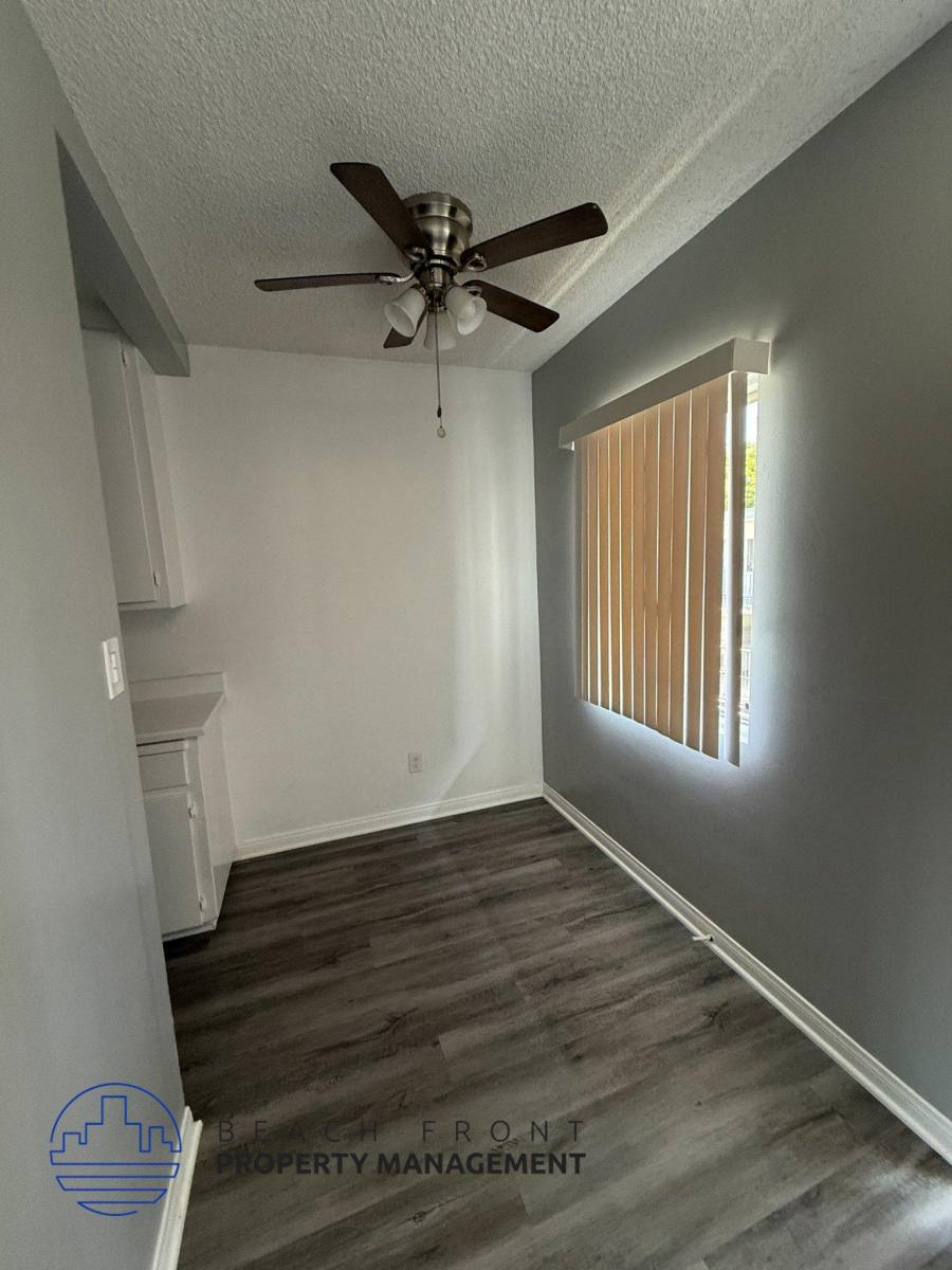 Apartment for rent at Villa De Palms, 911 W La Palma Ave, Anaheim, CA 92801