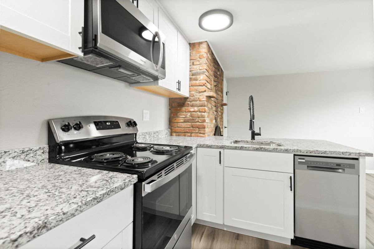 Apartment for rent at Lincoln, 966 S Logan St, Denver, CO 80209