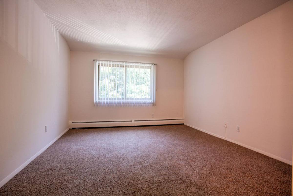 Apartment for rent at Western Hills Apartment Homes, 5 Western Hills Lane, Cranston, RI 02921