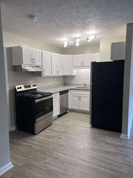 Apartment for rent at 50 Chateau Dr, Rome, GA 30161