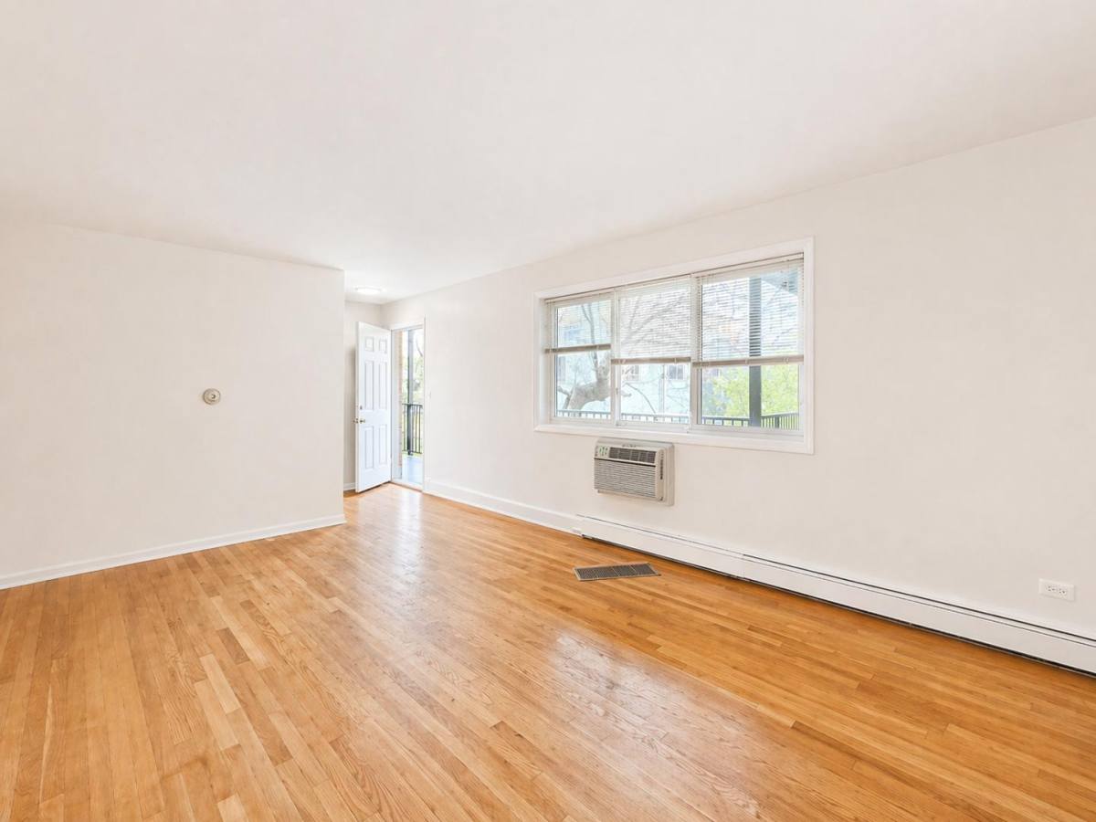 Apartment for rent at 1404 West Estes Condominiums, 1404 W Estes Ave, Chicago, IL 60626