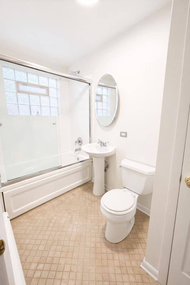 Apartment for rent at 1404 West Estes Condominiums, 1404 W Estes Ave, Chicago, IL 60626
