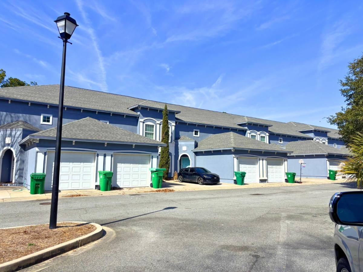 Apartment for rent at 1708 Spring Hill Place, Valdosta, GA 31601