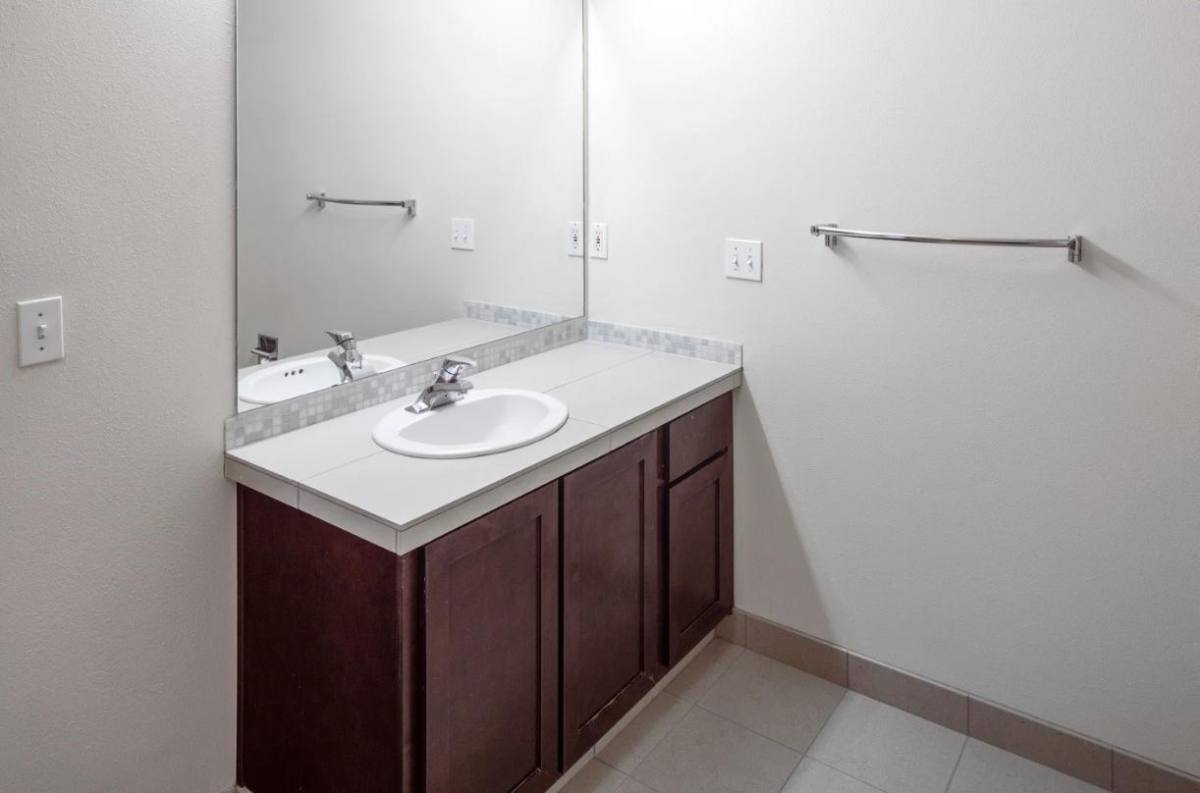 Apartment for rent at Hawthorne Belmont, 3340 SE Morrison St, Portland, OR 97214