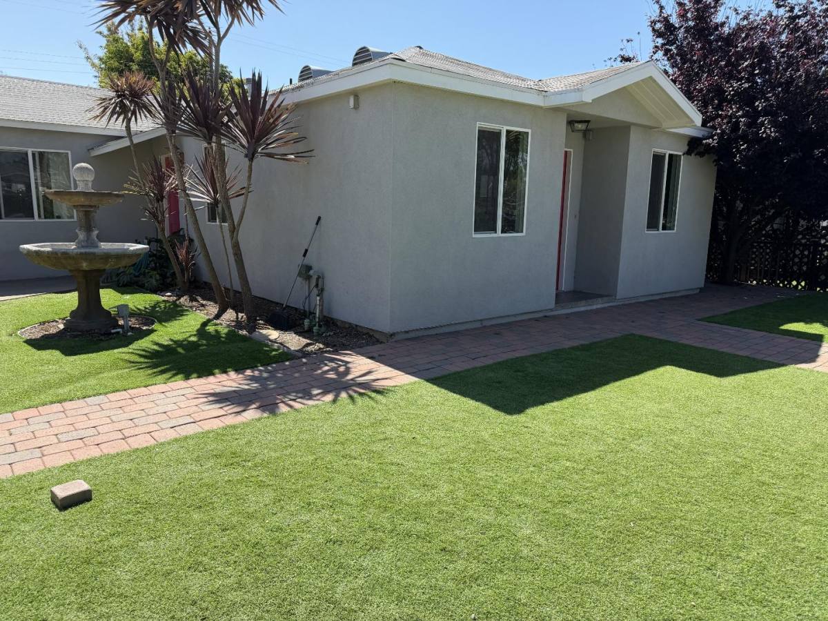 House for rent at 2020 Continental Ave, Costa Mesa, CA 92627