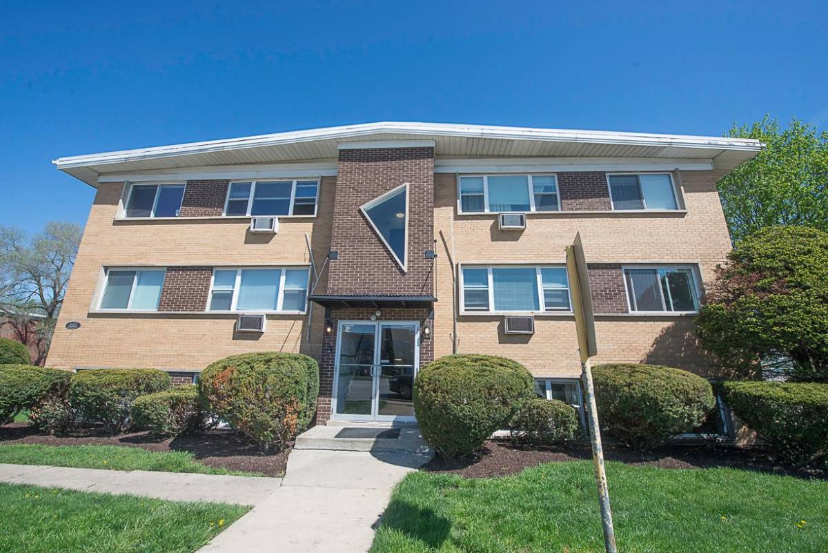 House for rent at 1117 E Roosevelt, Wheaton, IL 60187