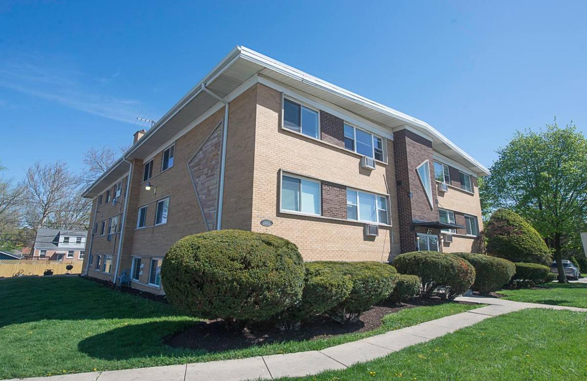 1117 E Roosevelt, Wheaton, IL 60187 - House for Rent - Image 3