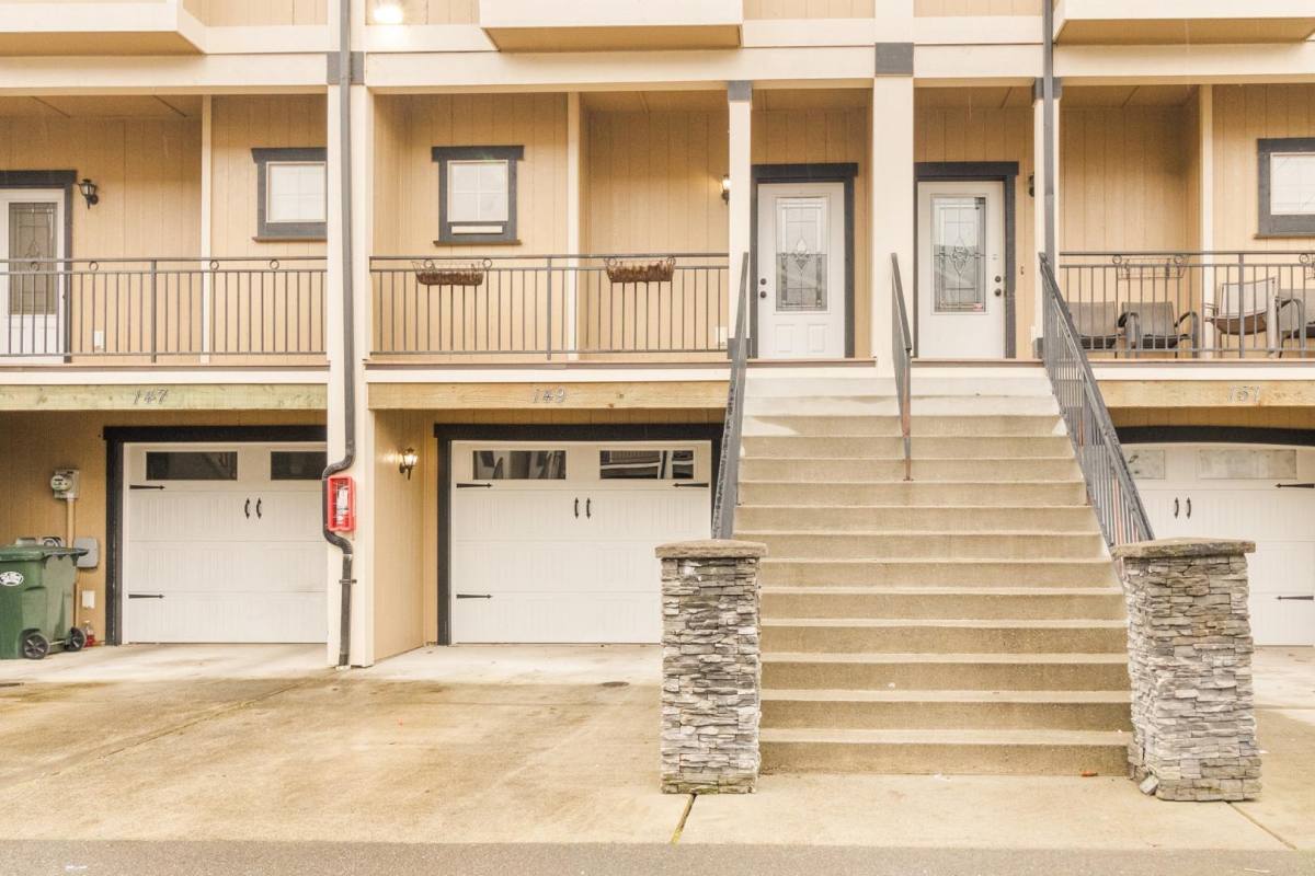 Townhouse for rent at Gravelly Lake, 8911 Gravelly Lake Dr SW, Lakewood, WA 98499
