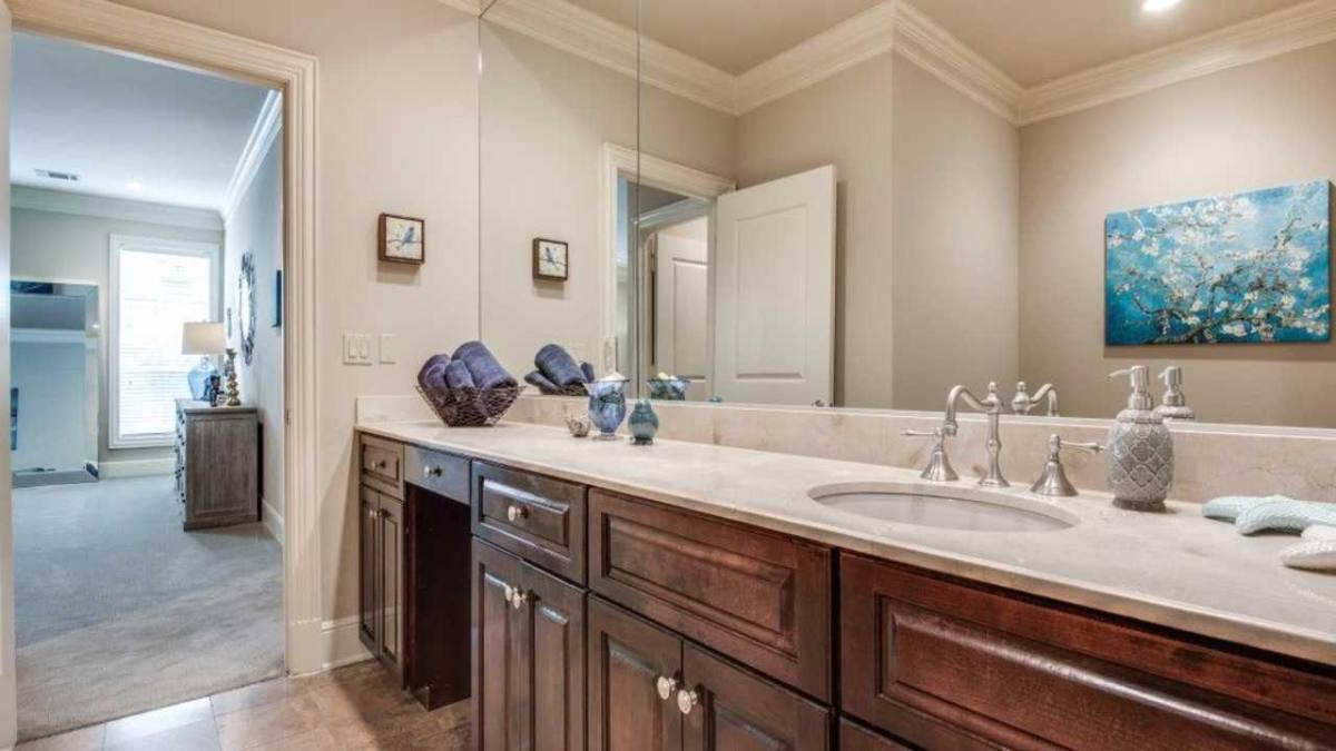 Apartment for rent at Drexel Park Hollow, 6535 Bandera Avenue, 1E, Dallas, TX 75225
