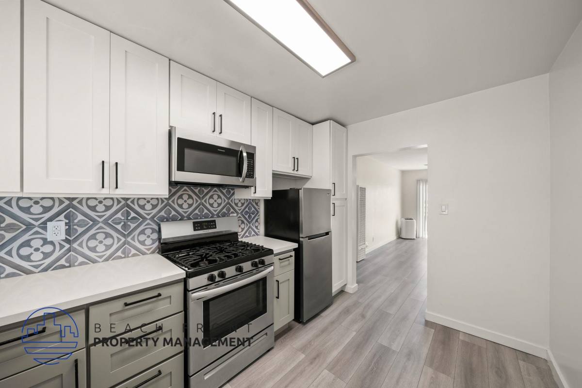 Apartment for rent at Le Roi, 254 S Normandie Ave, Los Angeles, CA 90004