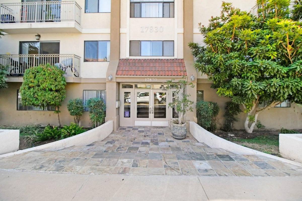 Apartment for rent at Merridy Court, 17830 Merridy St #302, Northridge, CA 91325
