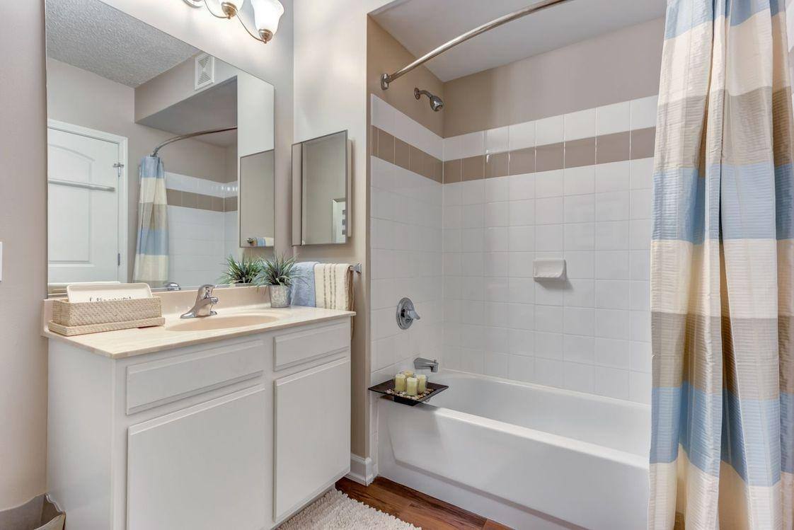 Apartment for rent at 415 Howard St #1002, Evanston, IL 60202