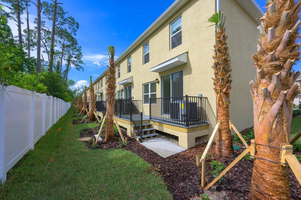 Townhouse for rent at 41 Bella Oaks Dr, Port Orange, FL 32129