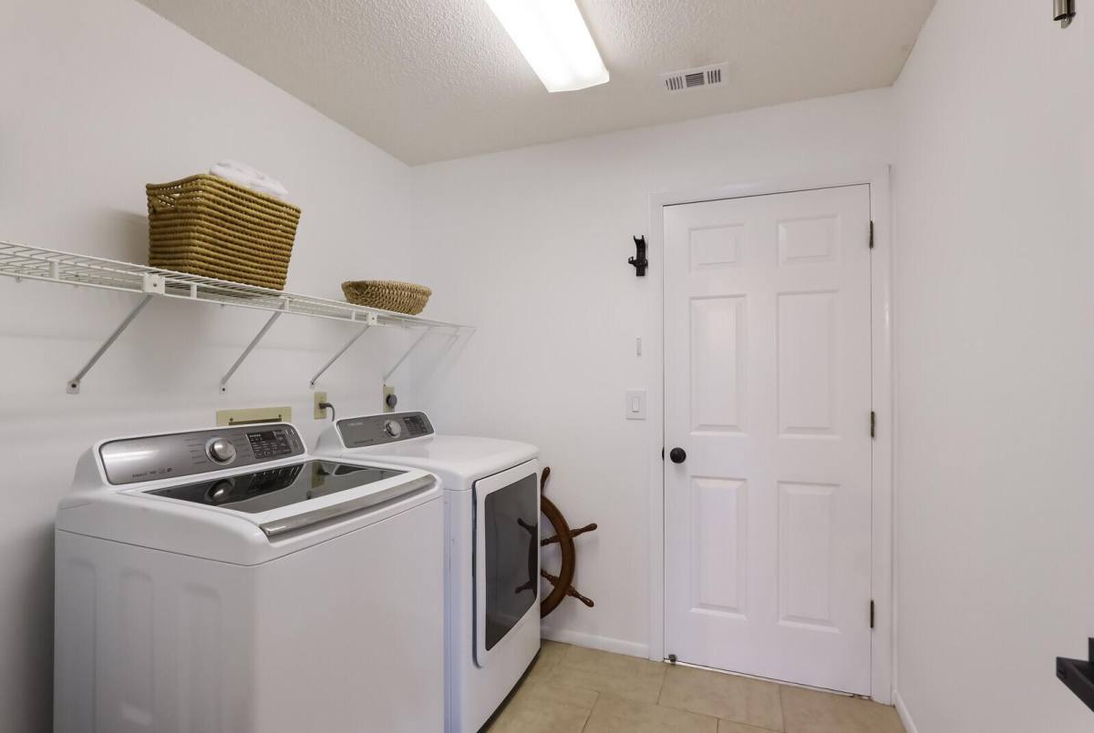 House for rent at 5424 America Dr, Sarasota, FL 34231
