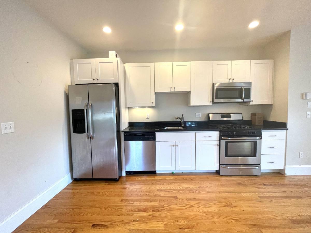 Apartment for rent at 341 Gallivan Blvd #6, Dorchester Center, MA 02124