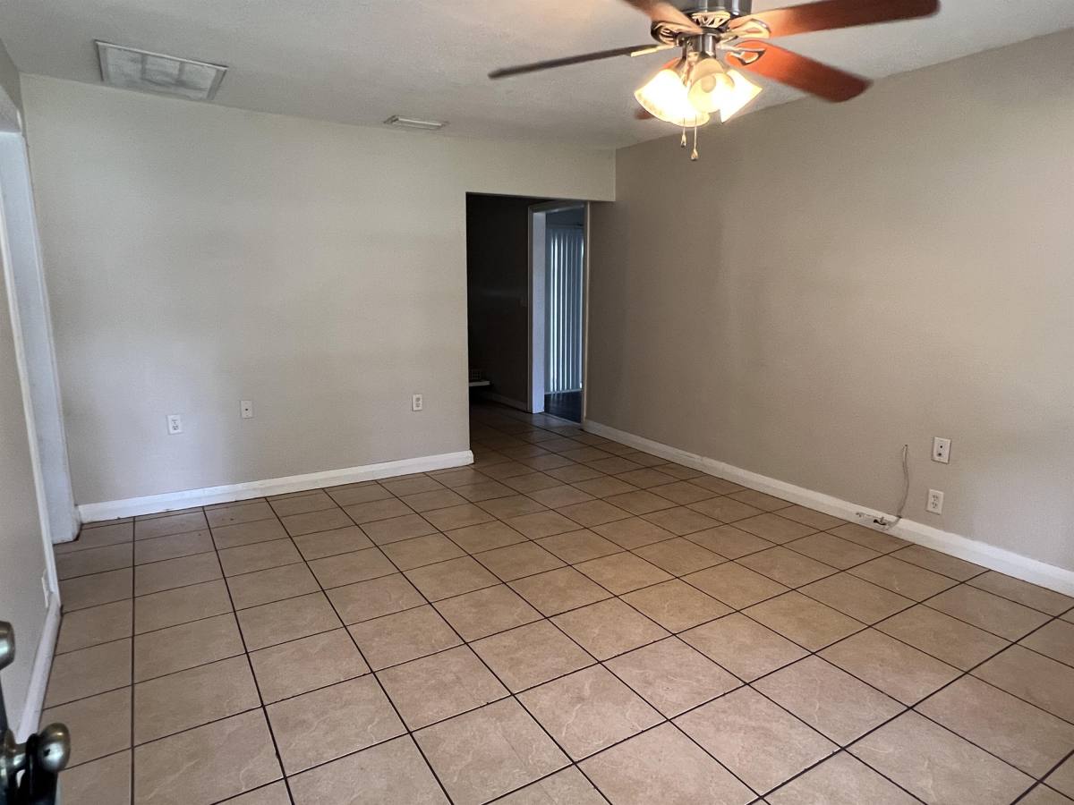 House for rent at 1004 N Gordon St, Plant City, FL 33563