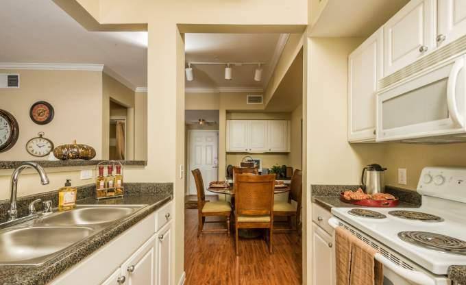 Apartment for rent at 5045 Crenshaw Rd, Pasadena, TX 77505
