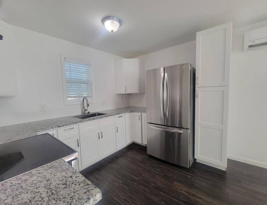 Apartment for rent at 7810 Oakridge Dr, Hitchcock, TX 77563