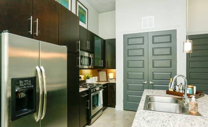 Apartment for rent at 4410 Westheimer Rd, Houston, TX 77027