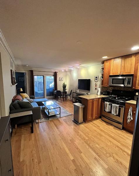 Condo for rent at 2036 N Larrabee St, Chicago, IL 60614
