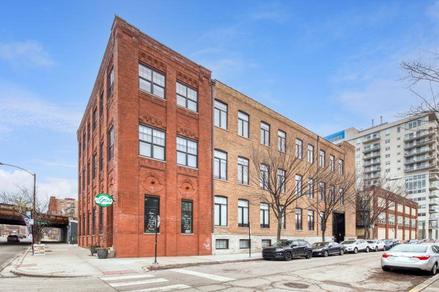 Apartment for rent at 729 N Sangamon #310, Chicago, IL 60642