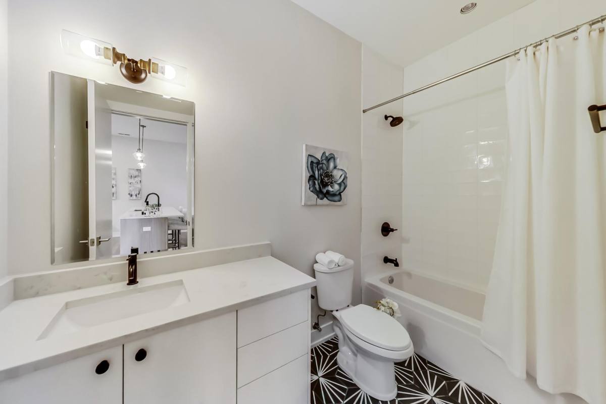 Apartment for rent at 3204 N Clifton Ave #209, Chicago, IL 60657