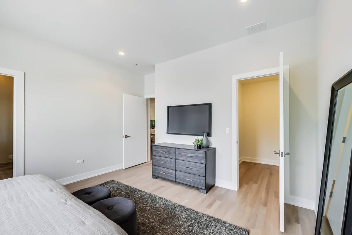 Apartment for rent at 3204 N Clifton Ave #209, Chicago, IL 60657