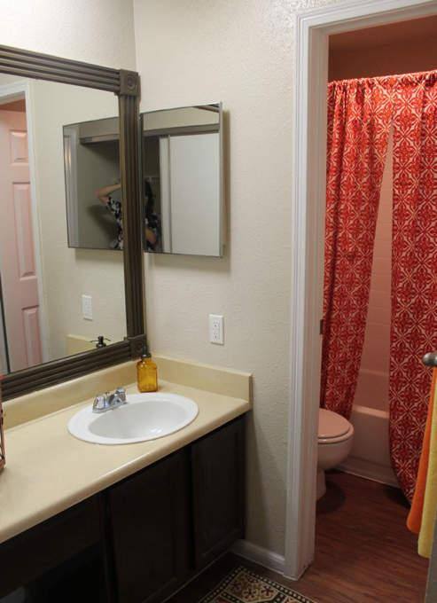 Apartment for rent at 9988 Windmill Lakes Blvd, Houston, TX 77075